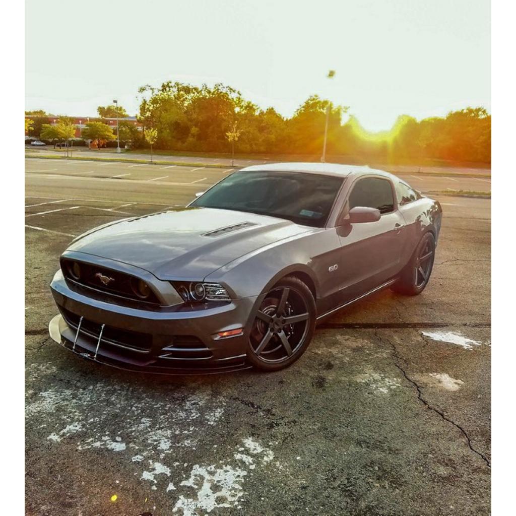 APR Performance Carbon Fiber Front Wind Splitter with Support Rods for 2013–2014 Ford Mustang Roush