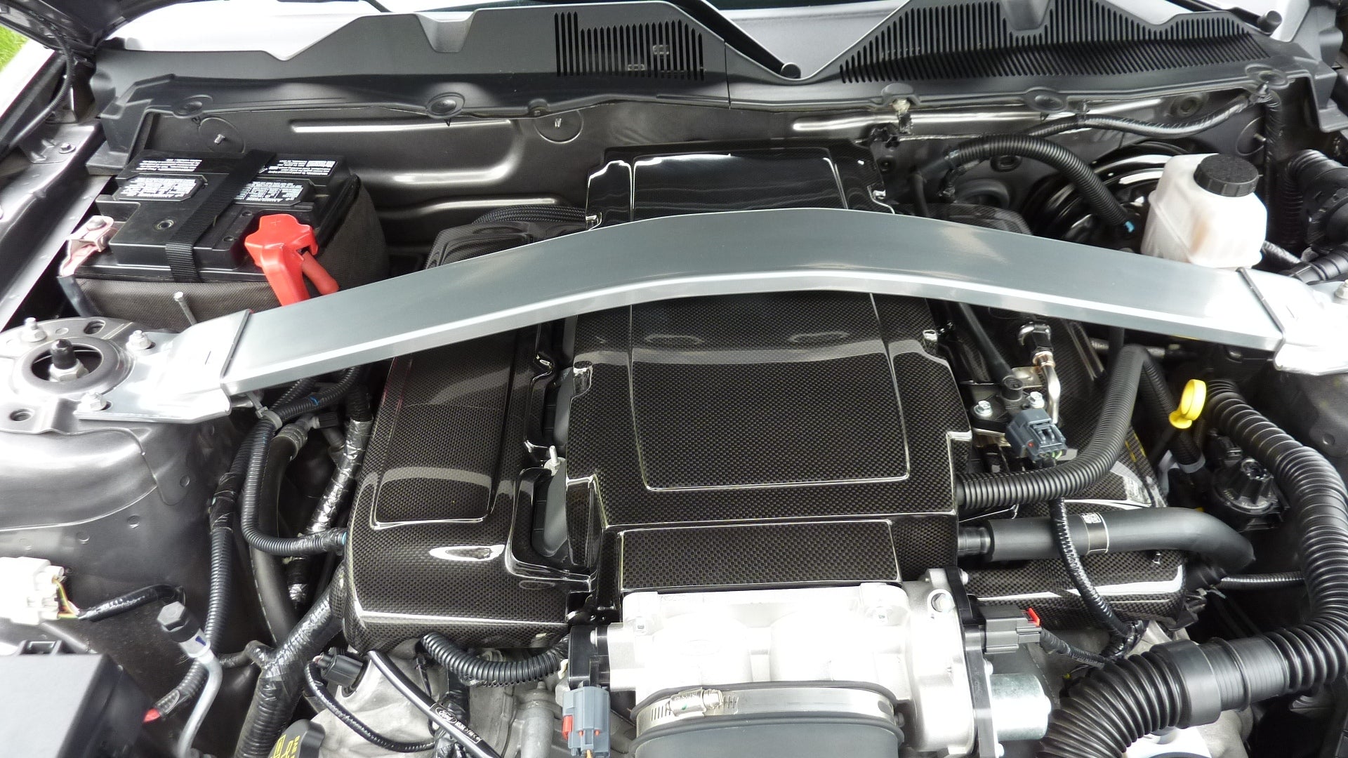 APR Performance Carbon Fiber Engine Plenum Cover for 2005–2009 Ford Mustang GT